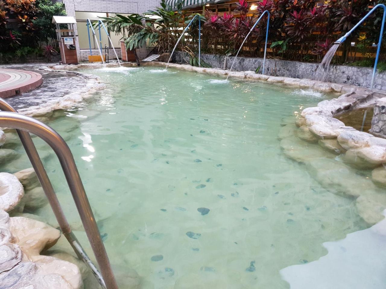 逸仙溫泉旅宿yi-Shian Hotsprin House Wenquan エクステリア 写真